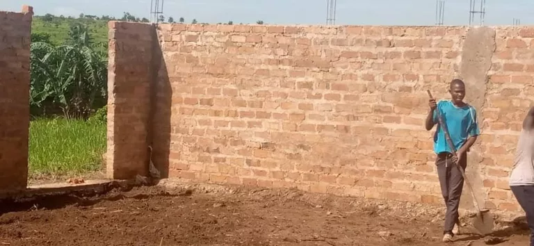 Costruzione pareti e pilastri a Maison de Paix