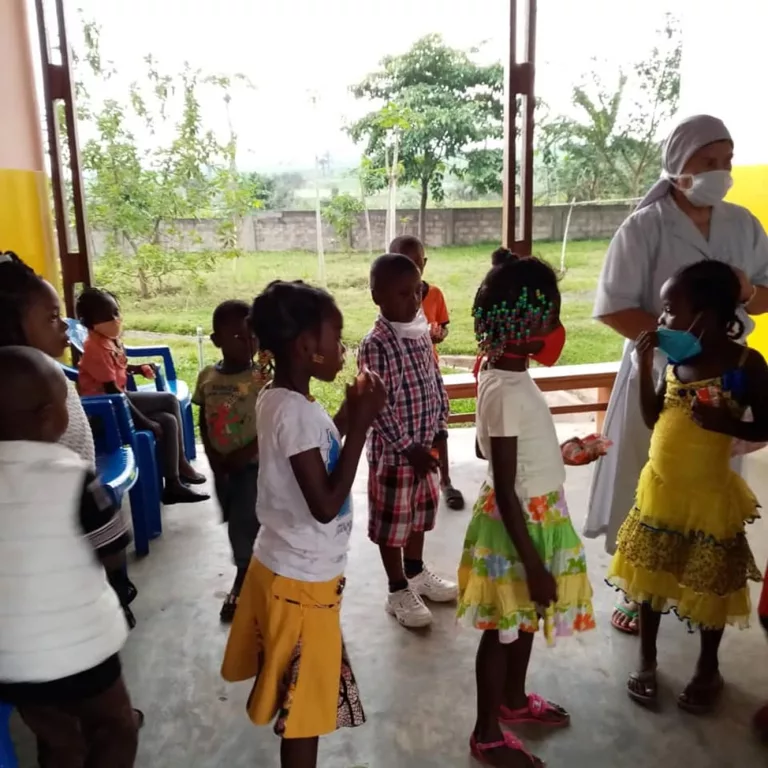 Merenda per i bambini e le bambine di Maison de Paix